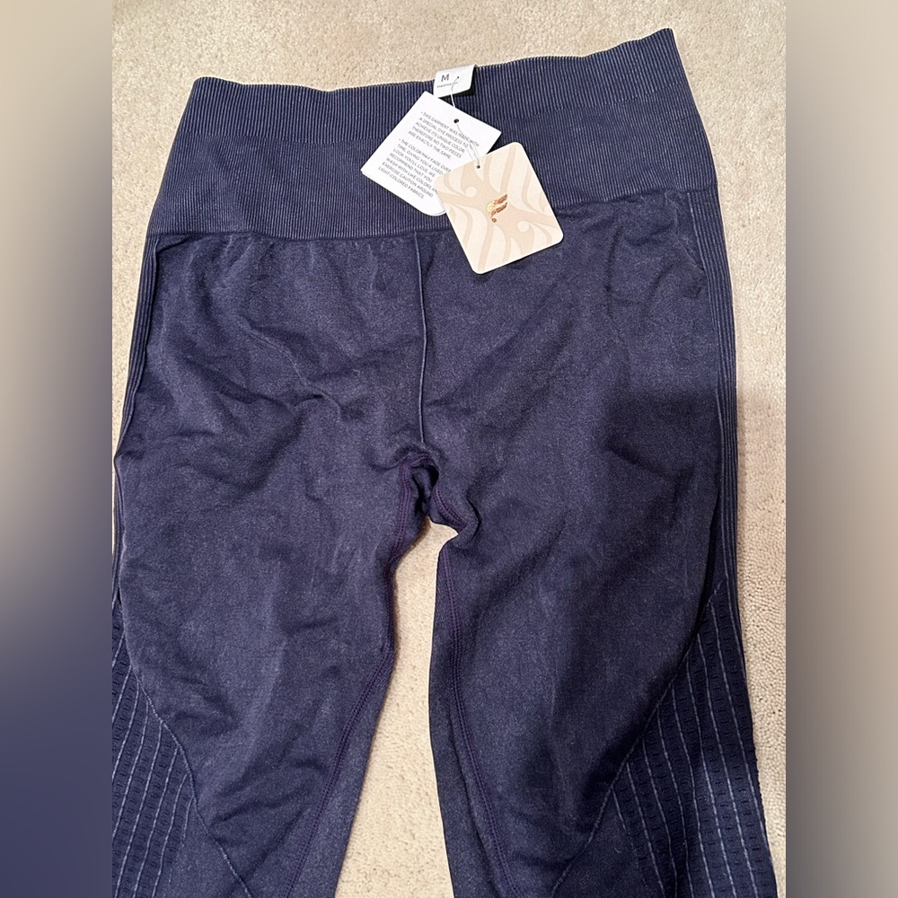 NWT fabletics M leggings